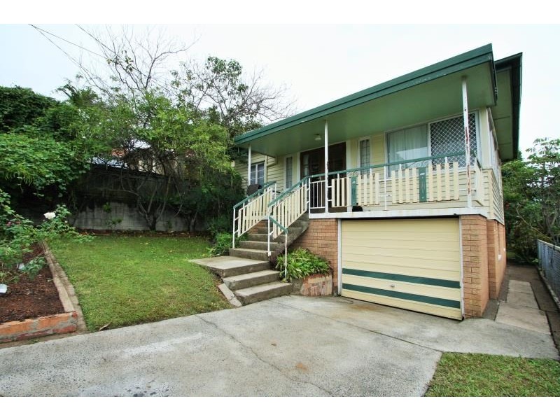 11 Gower Street, Holland Park West QLD 4121