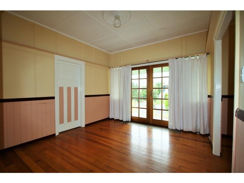 11 Gower Street, Holland Park West QLD 4121