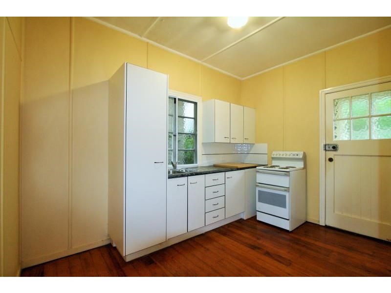 11 Gower Street, Holland Park West QLD 4121