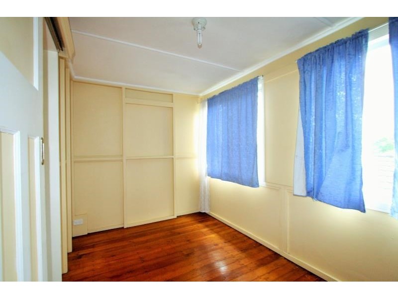 11 Gower Street, Holland Park West QLD 4121