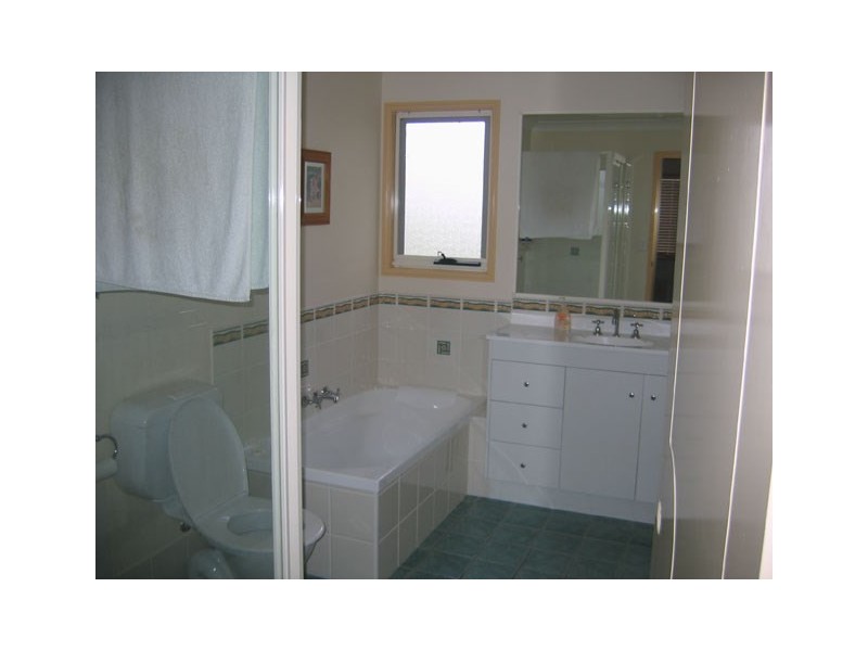 31 Estate Place, Holland Park West QLD 4121