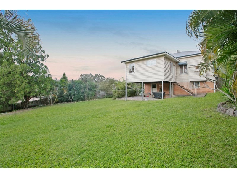 246 Oates Avenue, Holland Park QLD 4121