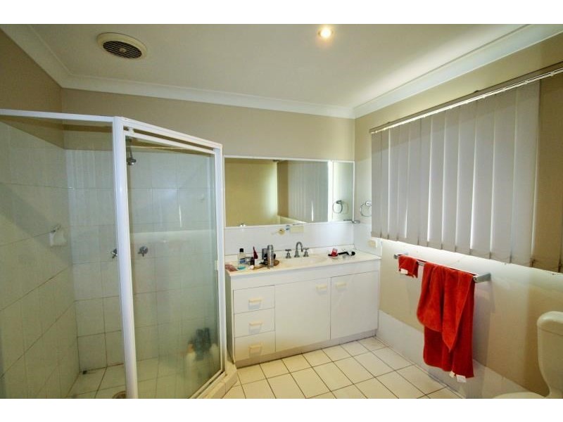 2 Marissa Close, Mansfield QLD 4122