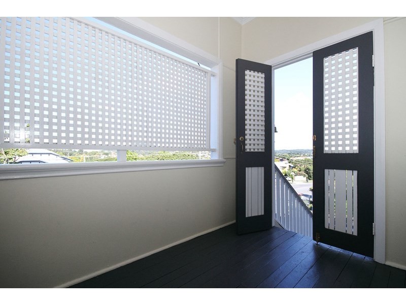 82 Holland Road, Holland Park QLD 4121