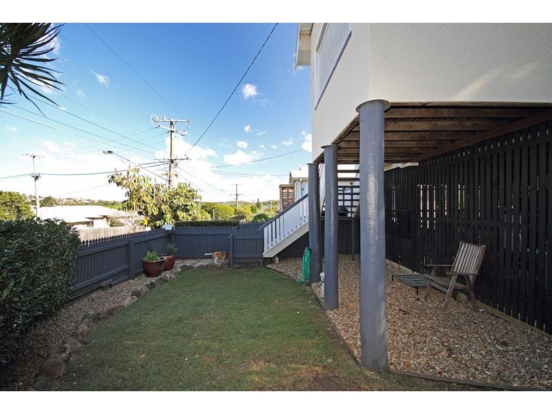 82 Holland Road, Holland Park QLD 4121