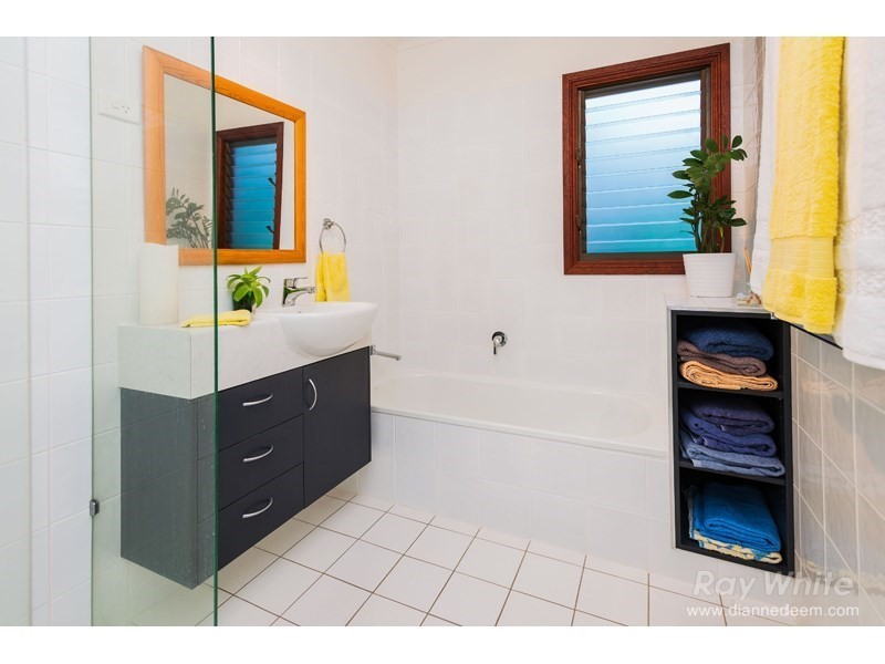 50 Dunrod Street, Holland Park West QLD 4121