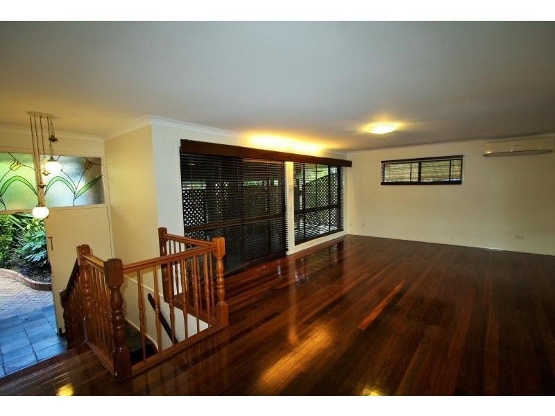 63 Brodie Street, Holland Park West QLD 4121