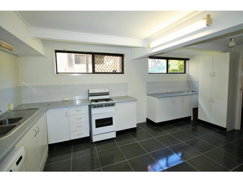 63 Brodie Street, Holland Park West QLD 4121