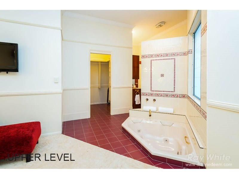 38 Maisie Place, Eight Mile Plains QLD 4113