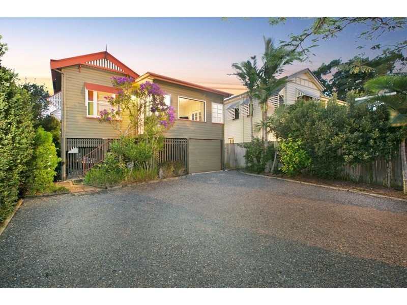 825 Cavendish Road, Holland Park QLD 4121