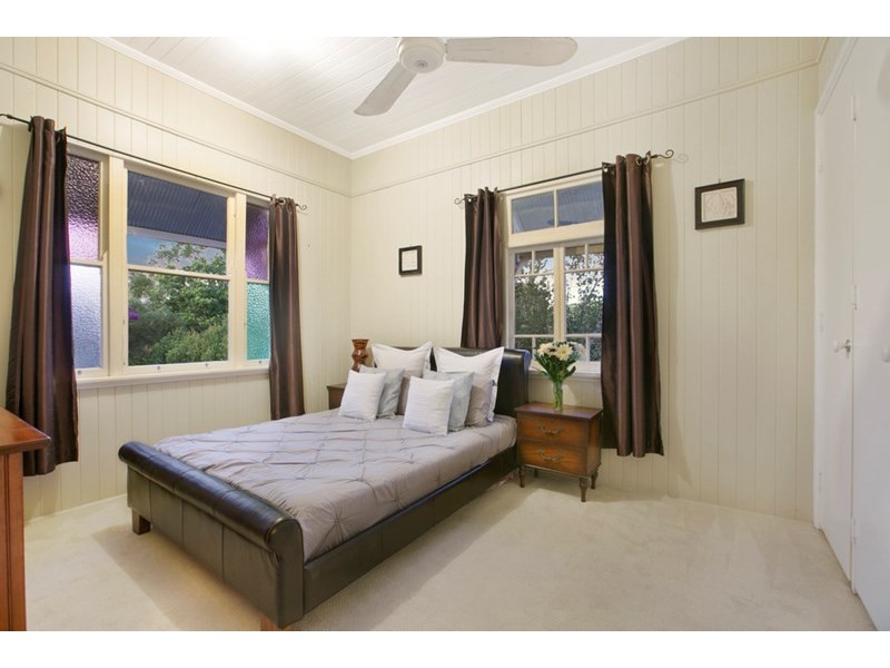 825 Cavendish Road, Holland Park QLD 4121