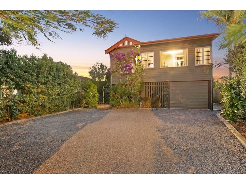 825 Cavendish Road, Holland Park QLD 4121