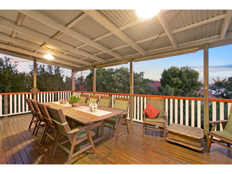 825 Cavendish Road, Holland Park QLD 4121