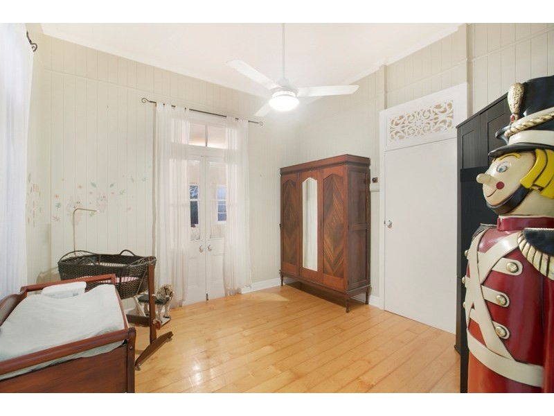 825 Cavendish Road, Holland Park QLD 4121