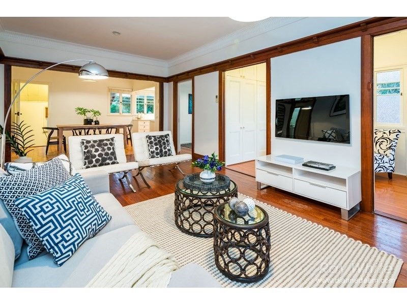 8 Iveagh Avenue, Holland Park West QLD 4121