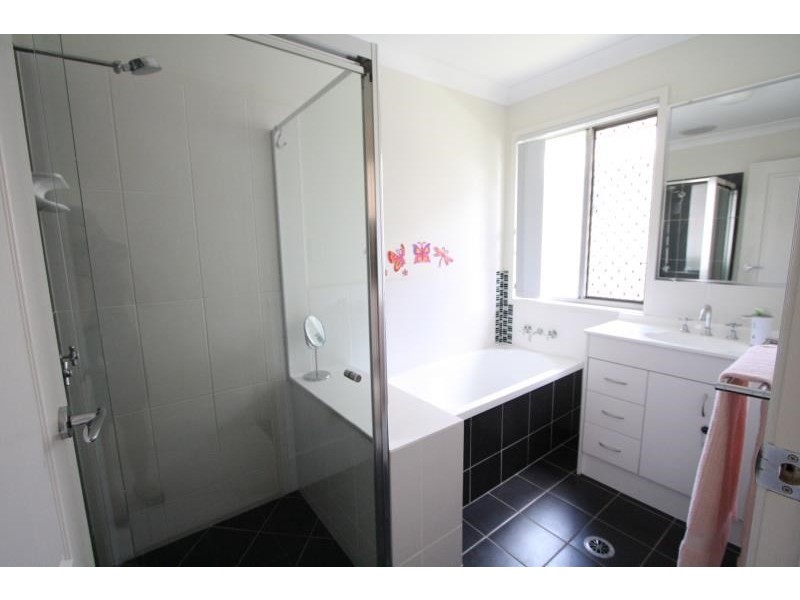 34 Friend Street, Gumdale QLD 4154