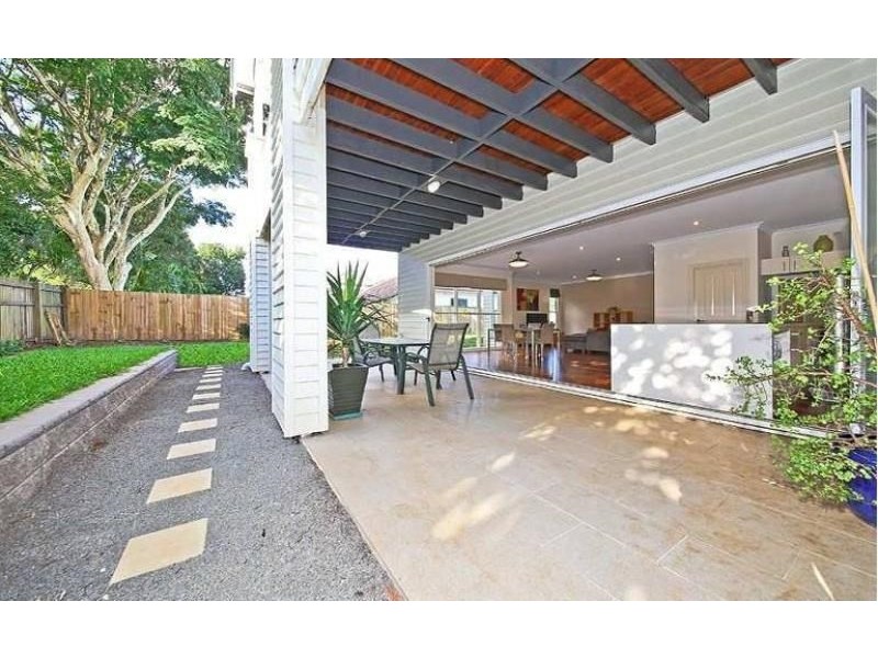 19 Ontario Street, Holland Park West QLD 4121