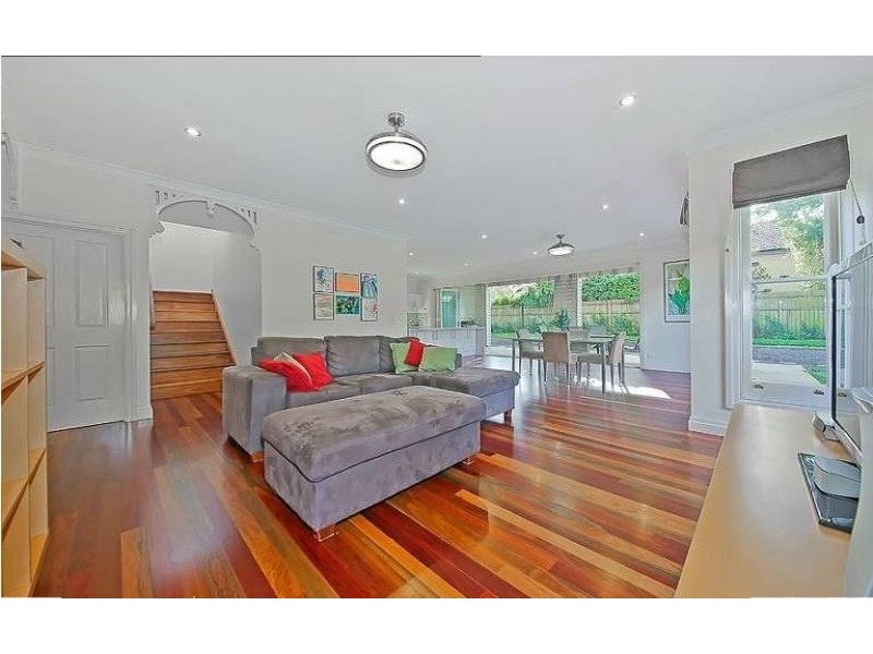 19 Ontario Street, Holland Park West QLD 4121