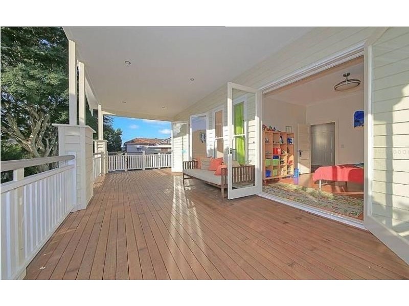 19 Ontario Street, Holland Park West QLD 4121