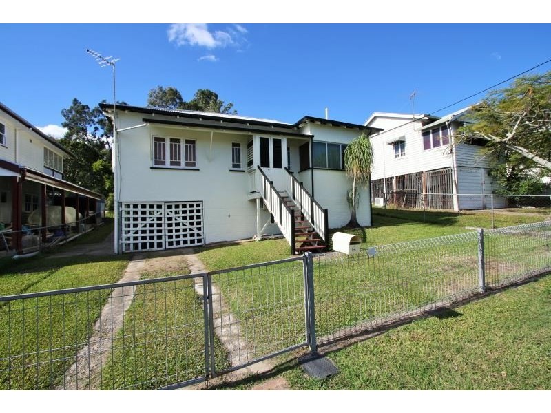 12 Smith Street, Holland Park QLD 4121