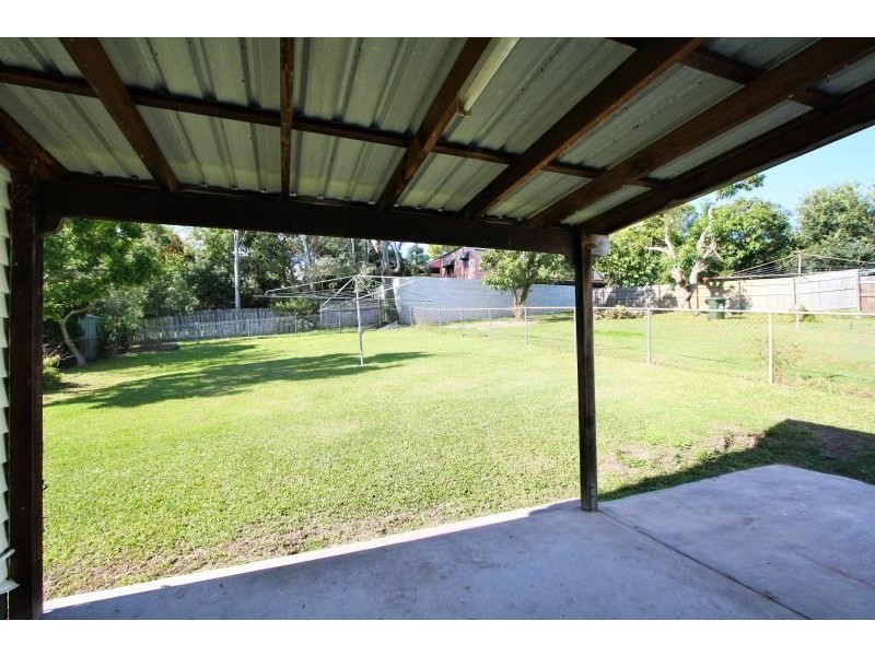 12 Smith Street, Holland Park QLD 4121