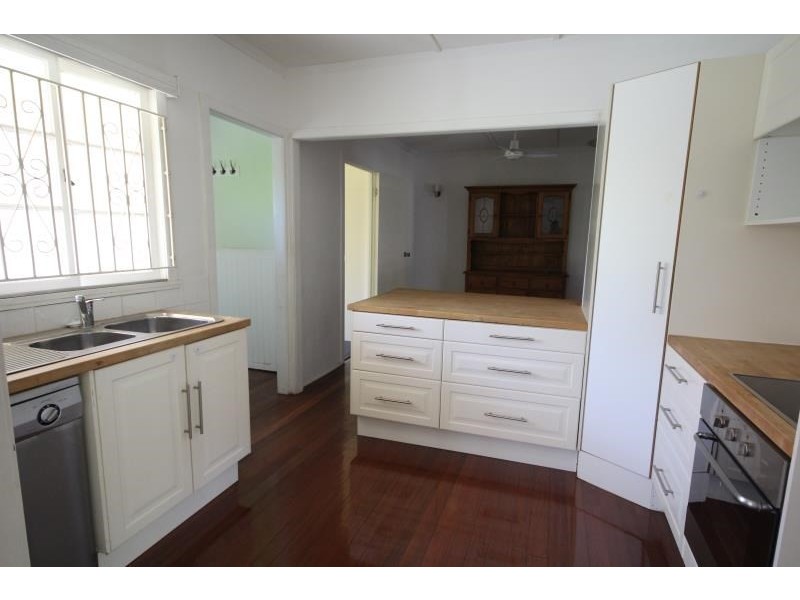 350 Nursery Road, Holland Park QLD 4121