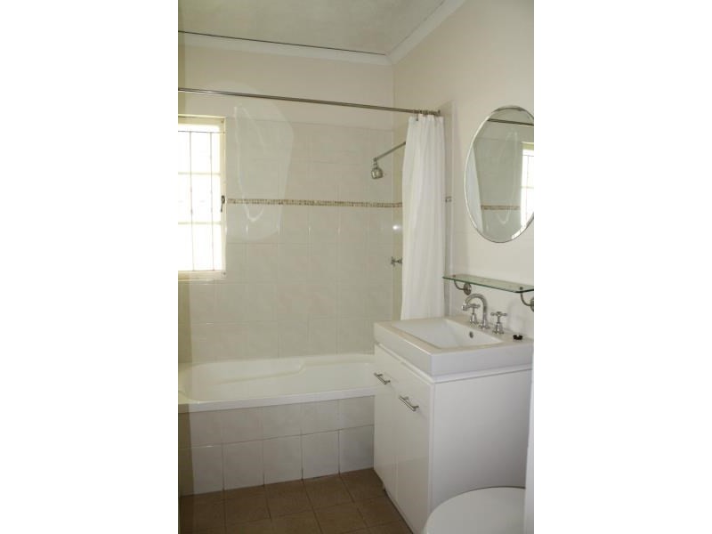 350 Nursery Road, Holland Park QLD 4121