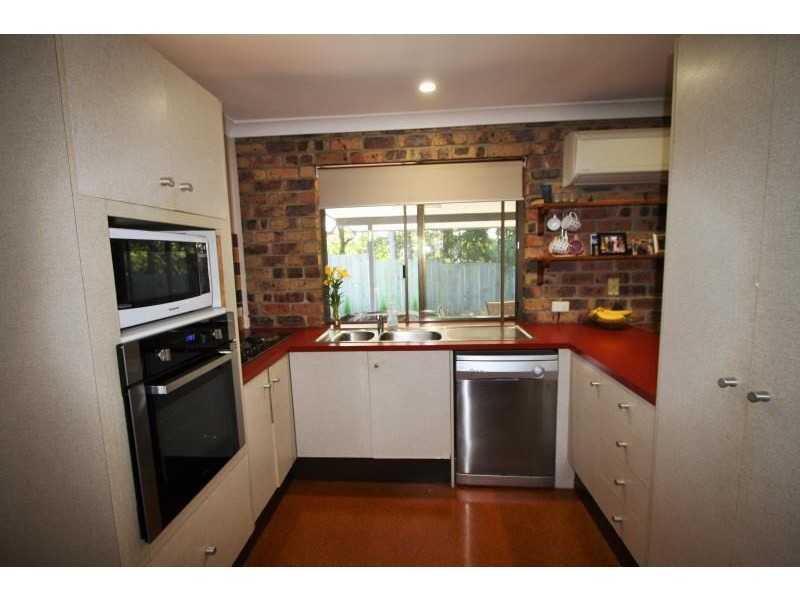 28 Passchendaele Street, Tarragindi QLD 4121