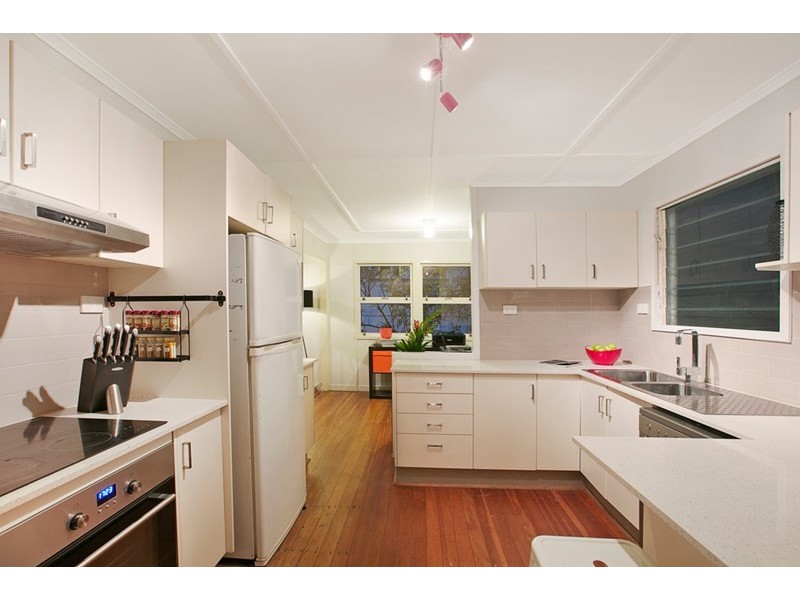 12 Justin Street, Holland Park West QLD 4121