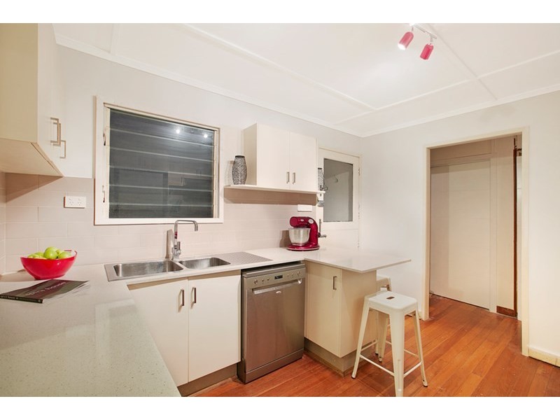 12 Justin Street, Holland Park West QLD 4121