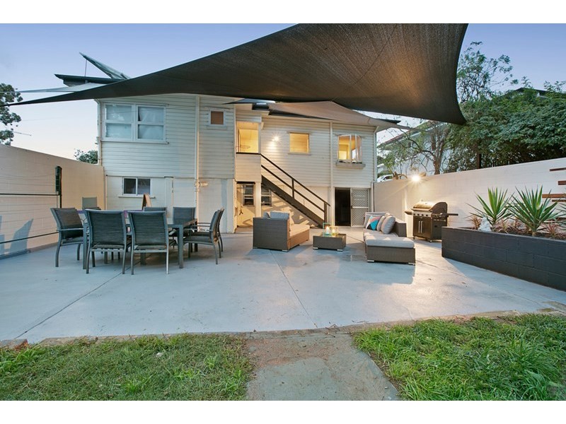 12 Justin Street, Holland Park West QLD 4121