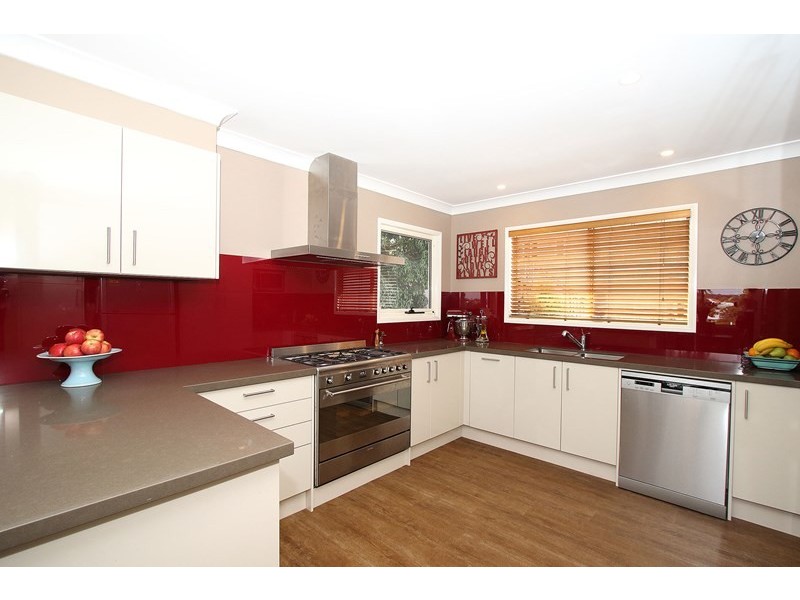 76 Holland Road, Holland Park QLD 4121