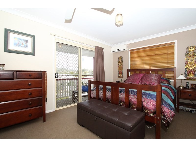 76 Holland Road, Holland Park QLD 4121