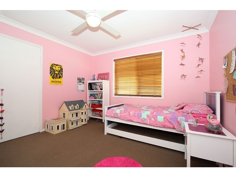 76 Holland Road, Holland Park QLD 4121