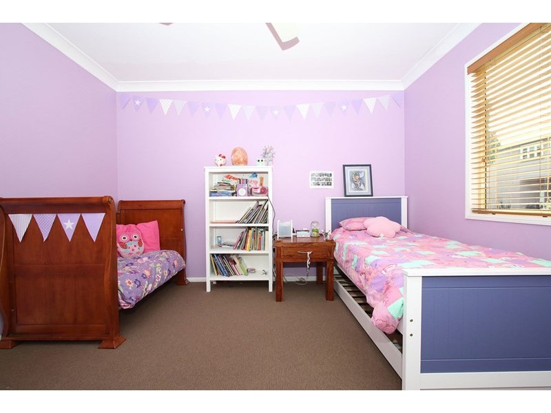 76 Holland Road, Holland Park QLD 4121