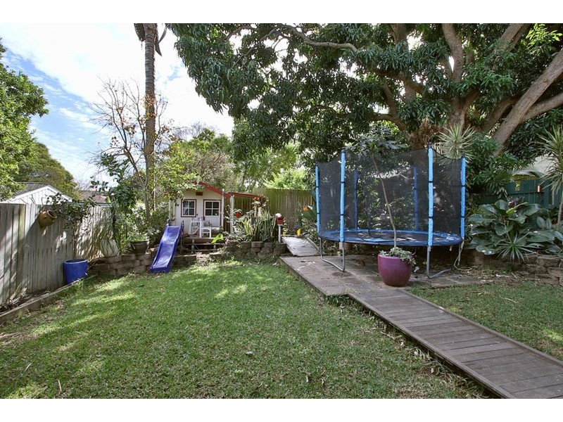 76 Holland Road, Holland Park QLD 4121