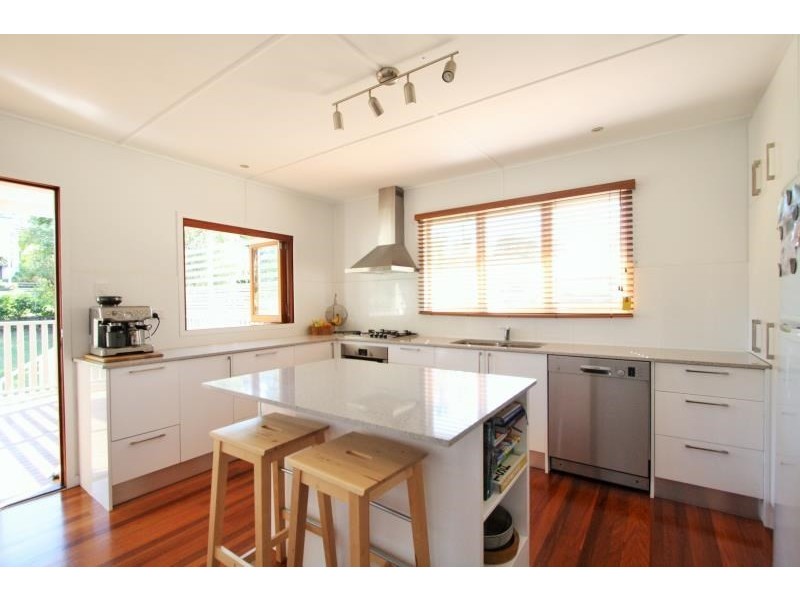 110 Harold Street, Holland Park QLD 4121