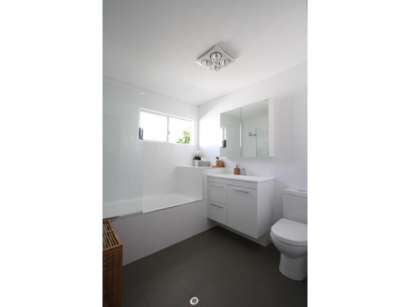 110 Harold Street, Holland Park QLD 4121