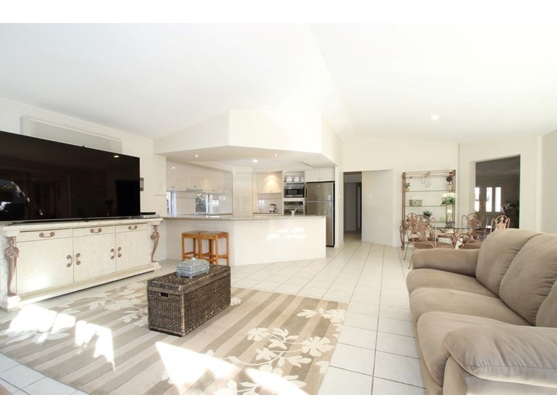 16 Juniper Place, Carindale QLD 4152