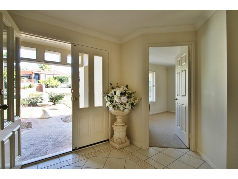 16 Juniper Place, Carindale QLD 4152