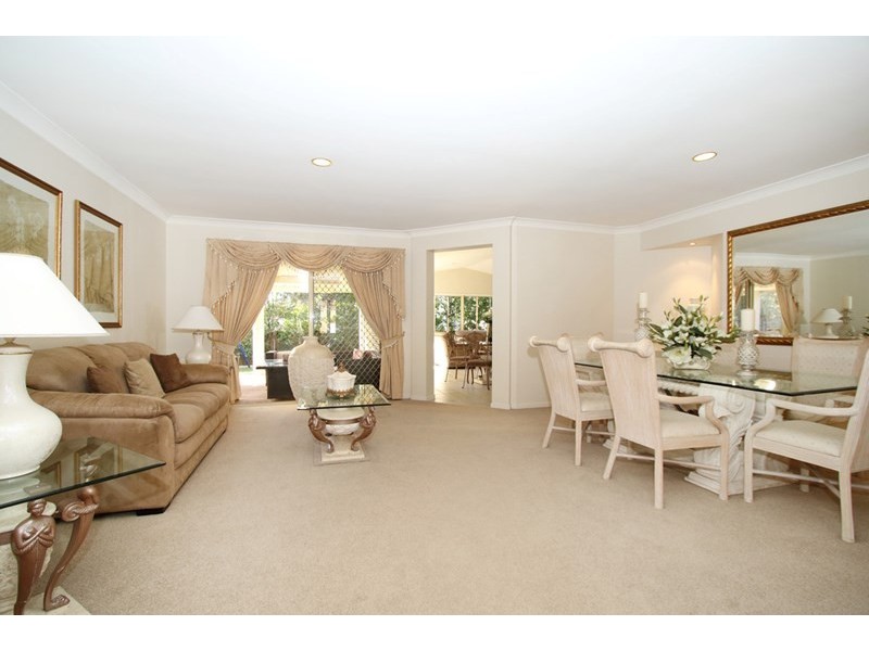 16 Juniper Place, Carindale QLD 4152