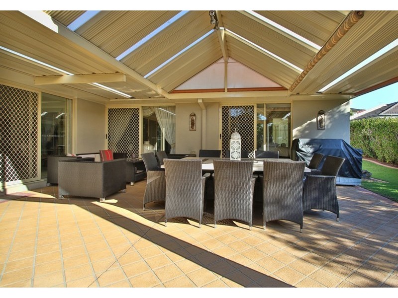 16 Juniper Place, Carindale QLD 4152