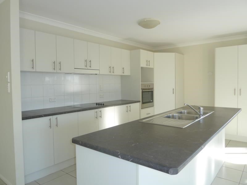 11 Sheridan Close, Moggill QLD 4070