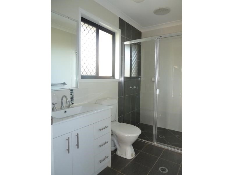 11 Sheridan Close, Moggill QLD 4070