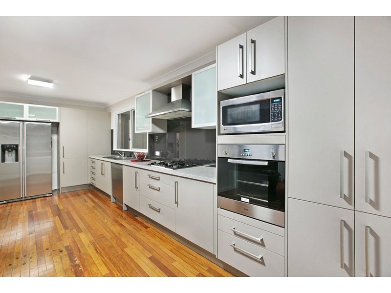 6 Cluden Street, Holland Park West QLD 4121