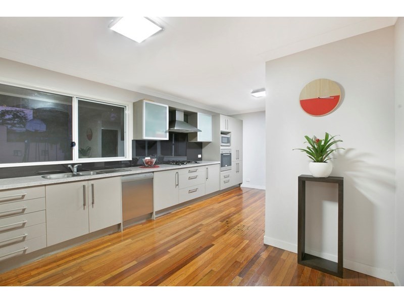 6 Cluden Street, Holland Park West QLD 4121