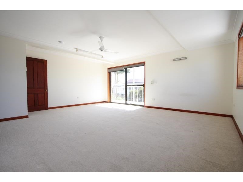 1 Merinda Street, Greenslopes QLD 4120