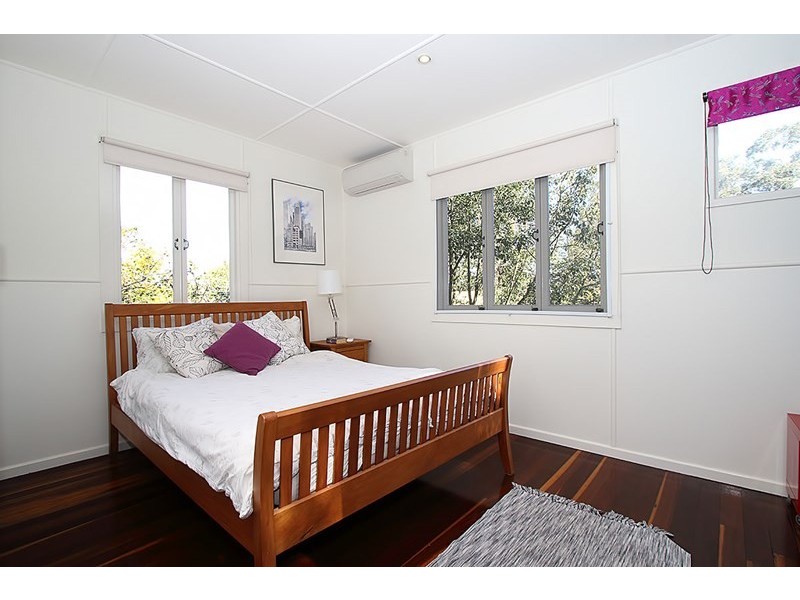 817 Cavendish Road, Holland Park QLD 4121