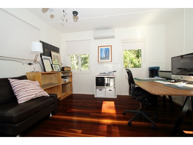 817 Cavendish Road, Holland Park QLD 4121