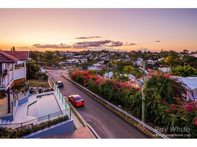 23 Oxley Drive, Holland Park QLD 4121